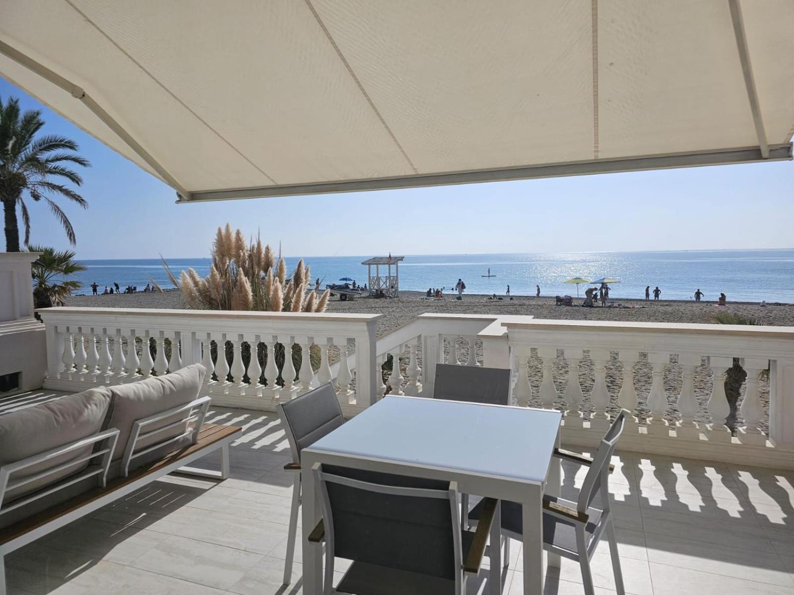 Blu Sea Apartments Pietra Ligure Extérieur photo