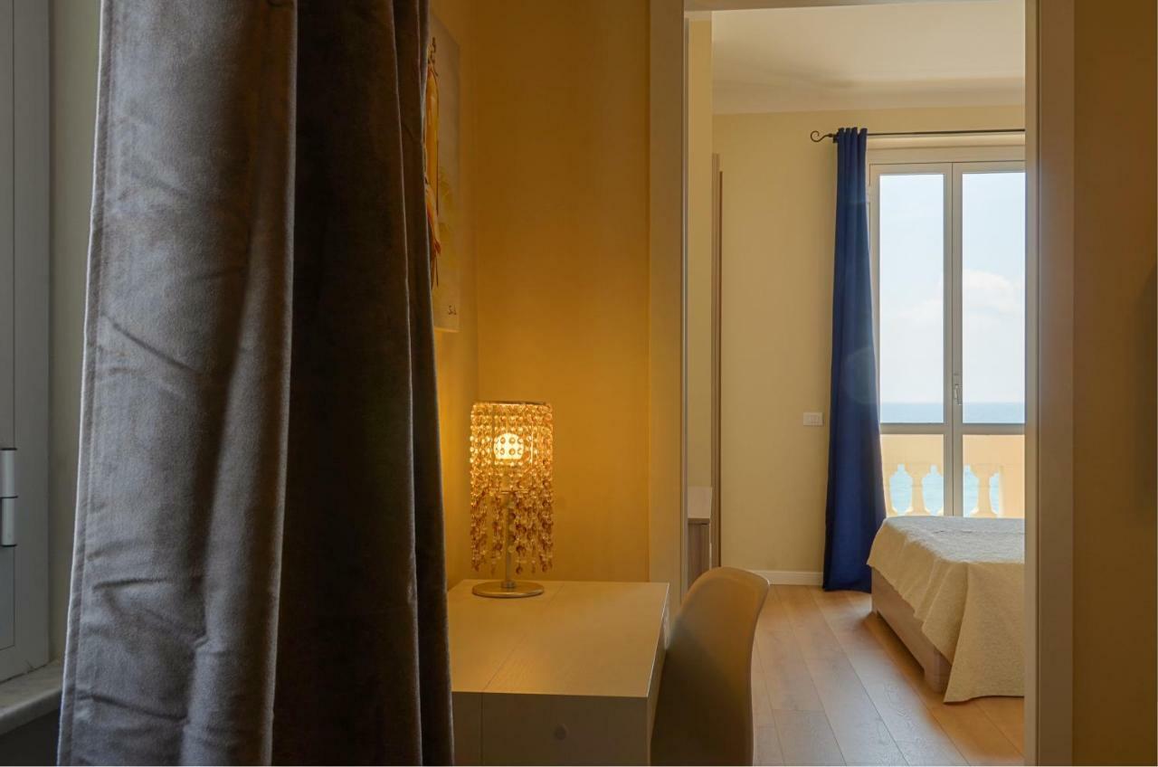 Blu Sea Apartments Pietra Ligure Extérieur photo